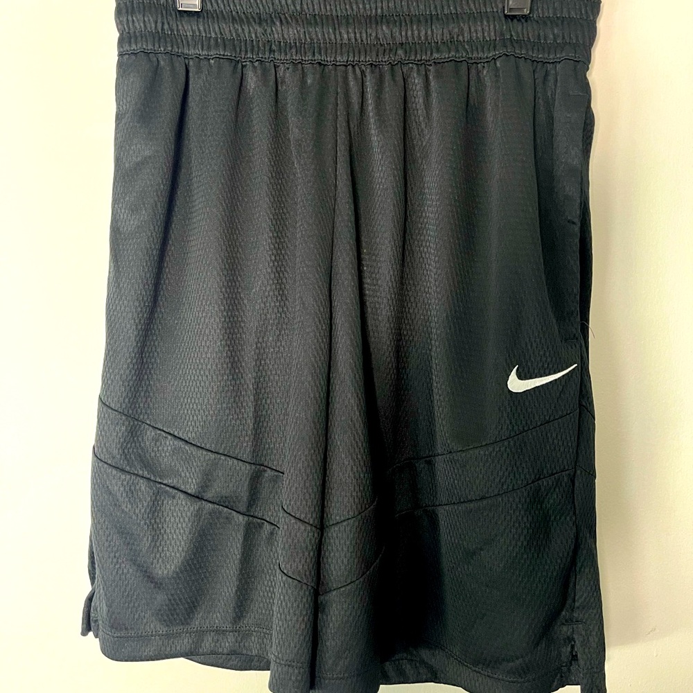 Men’s mesh Nike shorts